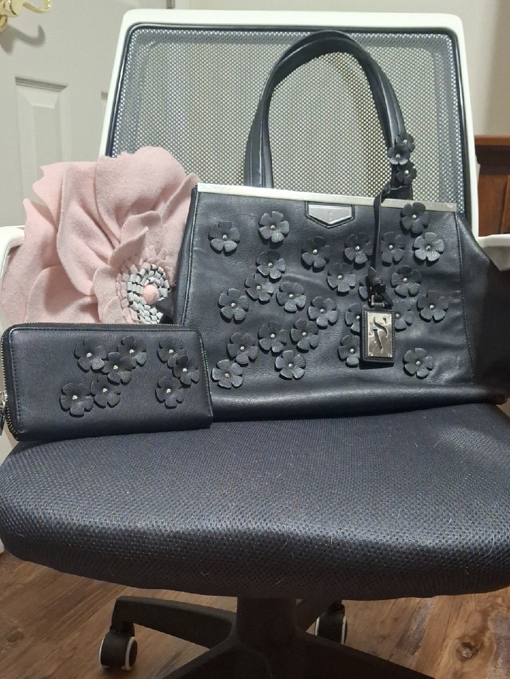Simply Vera Vera Wang Black Floral Appliqué Tote with Matching Wallet